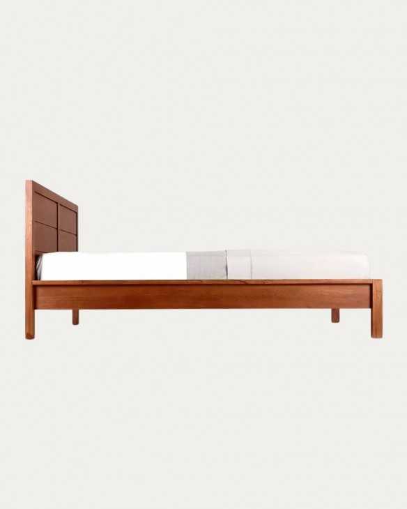 Cama fabricada con madera de rosa morada