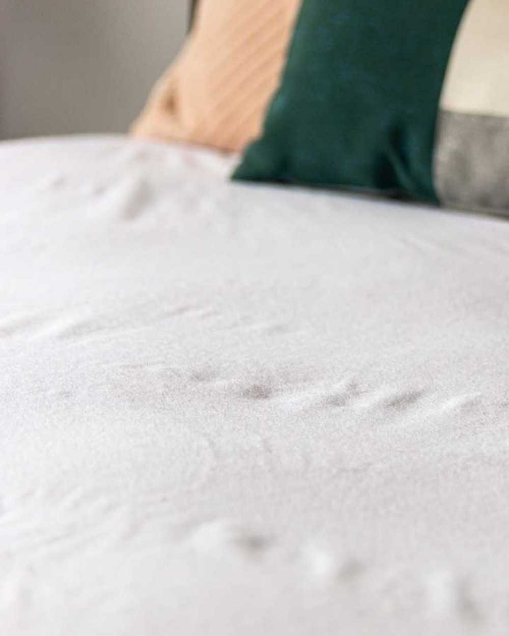 Protege tu cama de los líquidos