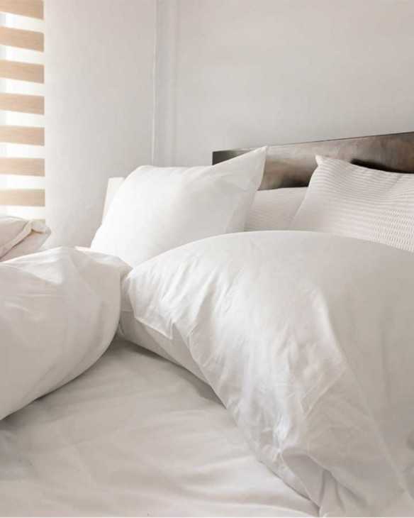 Sábanas de calidad hotelera en color blanco