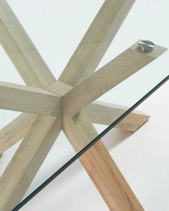 Detalle base comedor madera pino modelo Córdoba