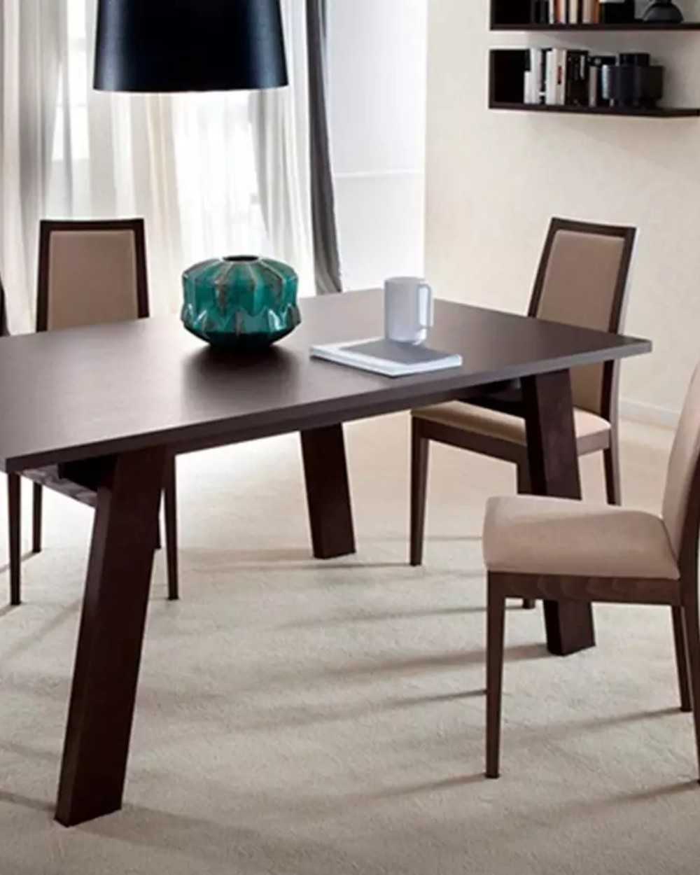Comedor fabricado con madera de pino modelo Granada
