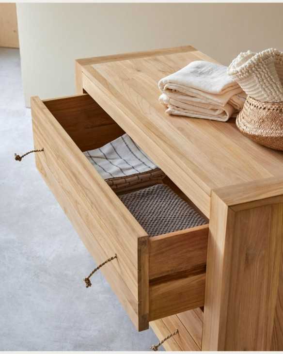 Amplio cajón de madera