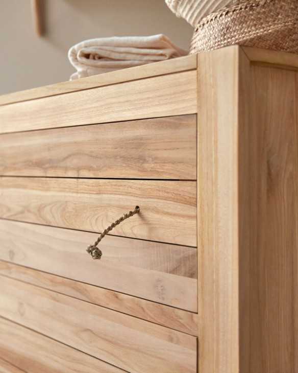 Detalle tirador cajonera modelo Reno