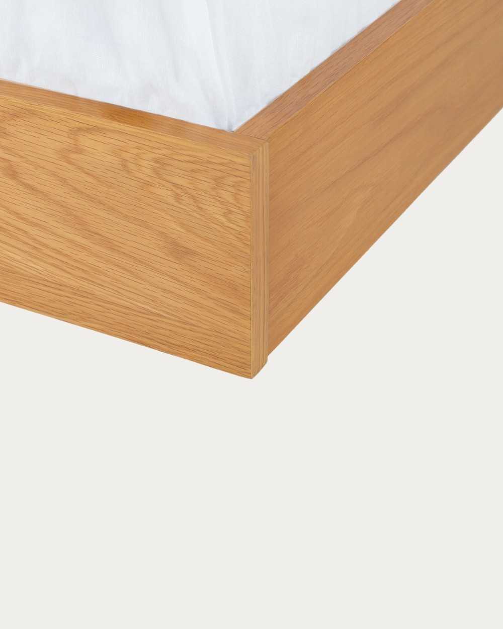 Detalle cama modelo Toronto